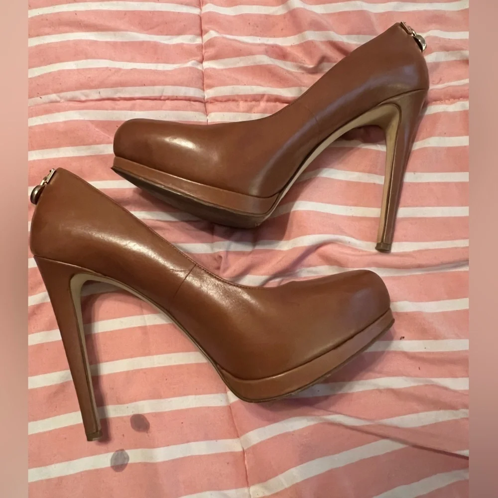 Michael Kors Women’s Leather Hamilton Pumps, size 9.5